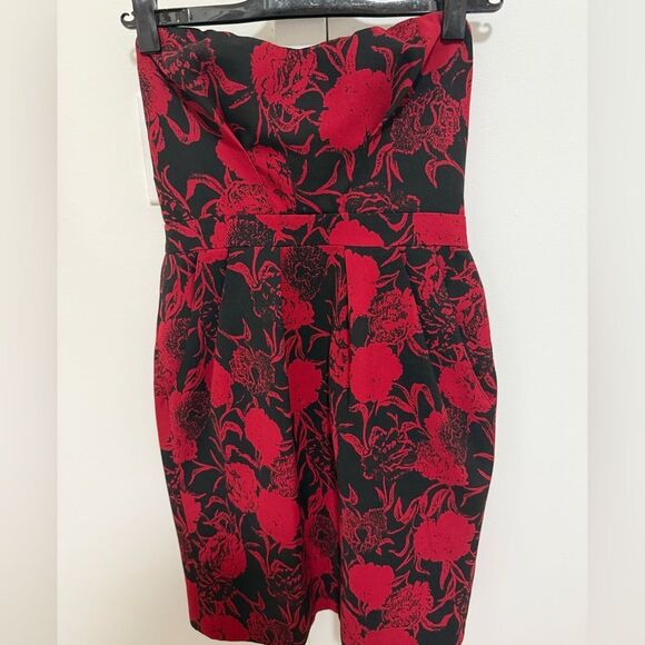 Jack Afalo Strapless Mini Dress in Burgundy/Black Floral Print. Size M. - Picture 1 of 12
